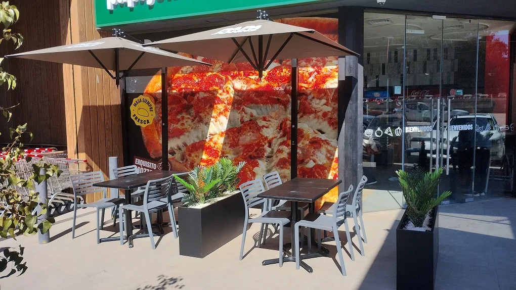 Terraza Papa Johns